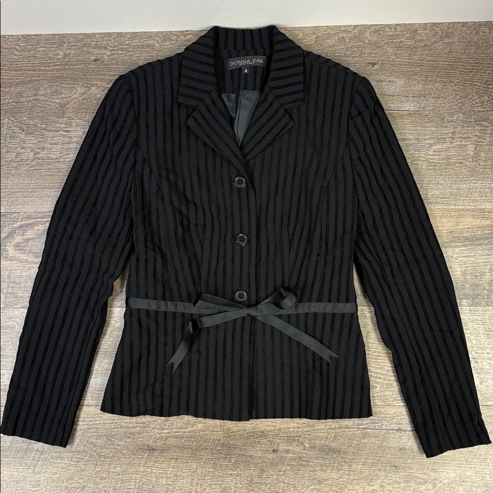 Donna Rae New York Textured Stripe Tie-Waist Blazer – Size 4